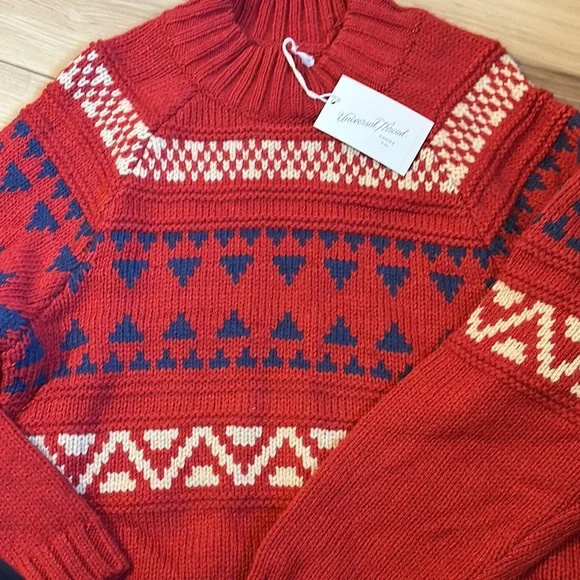 Universal Thread Sweater - Picture 4 of 6